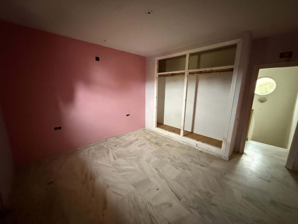 00bfbd591706a06a424f90420792cec8 - 11