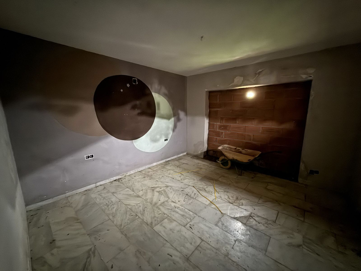 00bfbd591706a06a424f90420792cec8 - 16