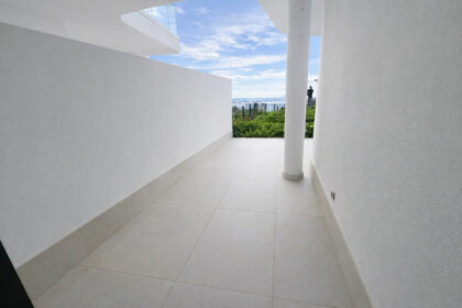 022a89af18ba4db63effeebb8e53ed65 - 10