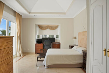 03c315c47e73c1707b6fbe5faf8e6015 - 25