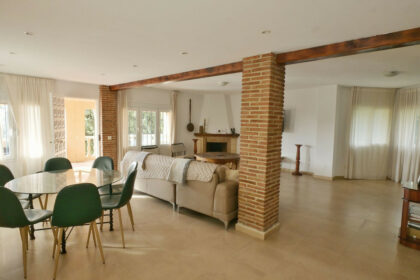 03cc181aa6caa3fb417222cdd449bc99 - 2