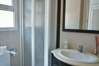 03cc181aa6caa3fb417222cdd449bc99 - 22