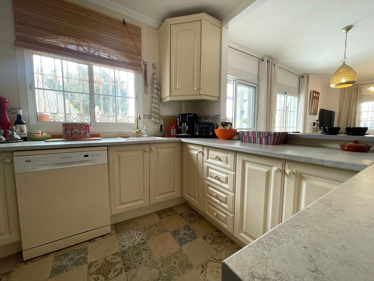 0412d4bb23075f6fa216459272827bbd - 22