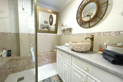 0412d4bb23075f6fa216459272827bbd - 33