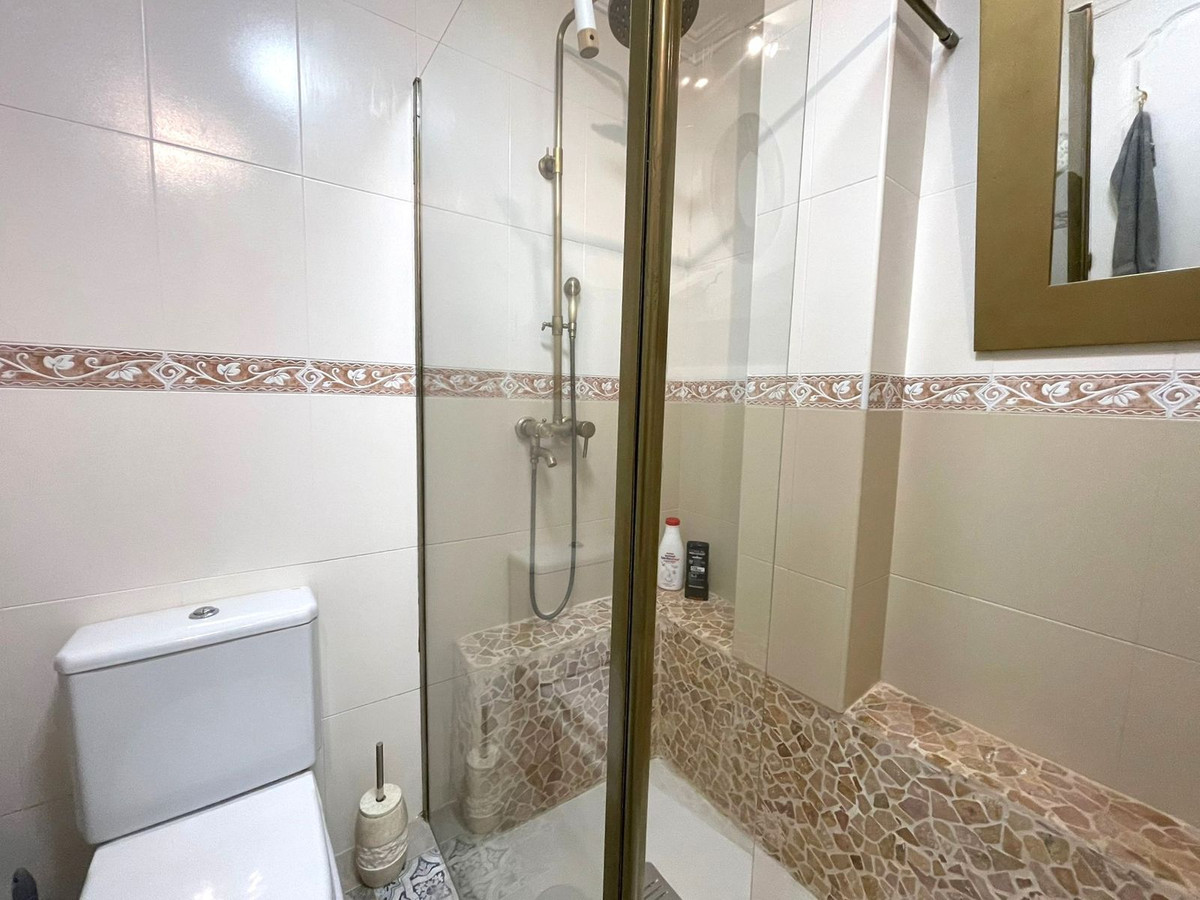 0412d4bb23075f6fa216459272827bbd - 34