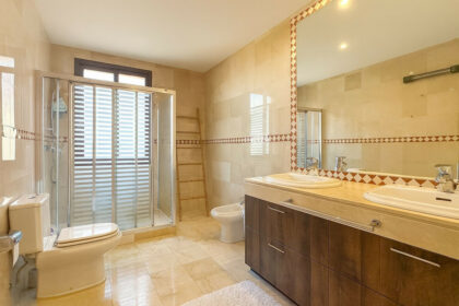 043c7660d0460578a518070483a773ee - 26