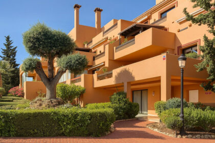 043c7660d0460578a518070483a773ee - 35