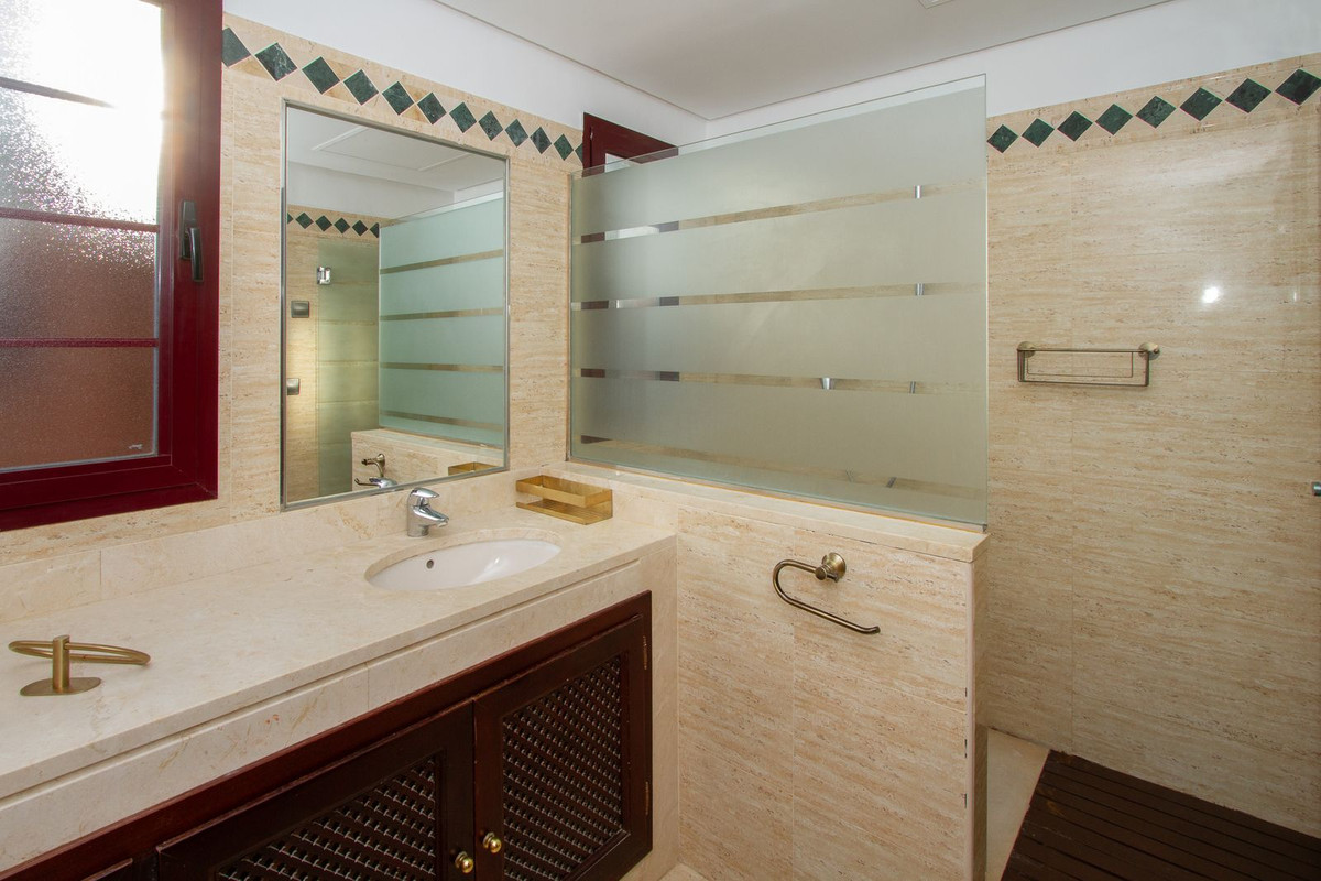 048af65217b845dd48572c0f860d6ce7 - 15