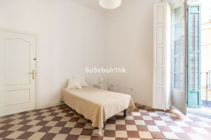 054c3682d41ea59fbdec92094fc15b7d - 12