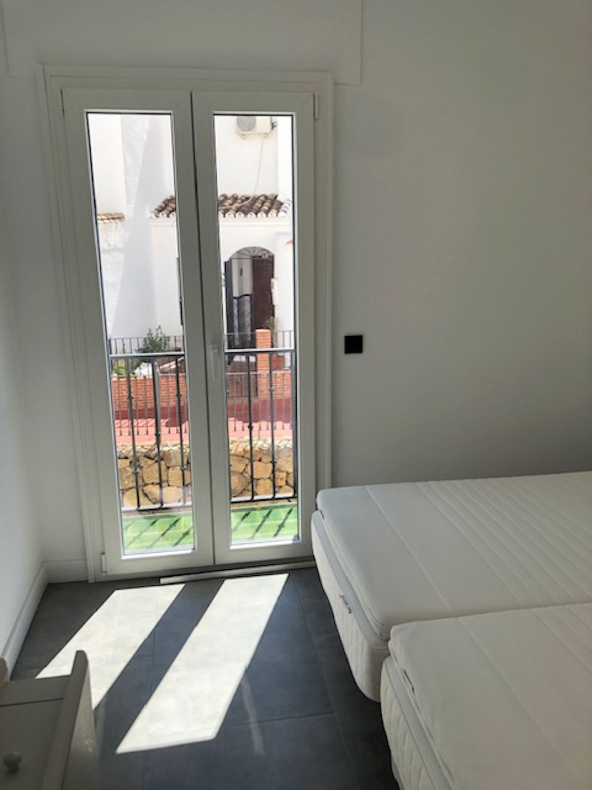 05bc8f44545a58338e3f699290c0eca6 - 18