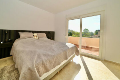 068d2b9c57e2a3fc578ad2461d9fb9a6 - 11