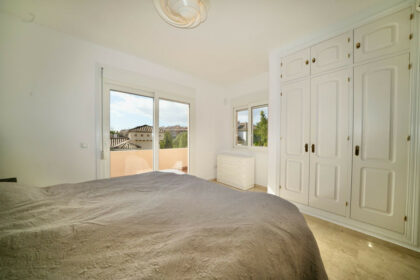 068d2b9c57e2a3fc578ad2461d9fb9a6 - 12