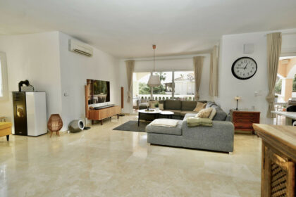 068d2b9c57e2a3fc578ad2461d9fb9a6 - 7