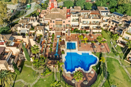 0731b57ba2d1ce8eb8c04092bd681bf7 - 43