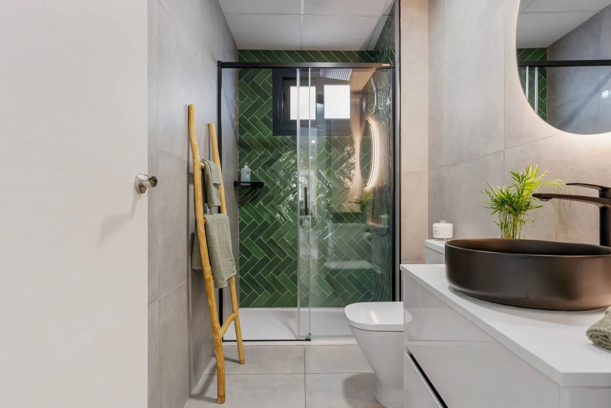 077b44d04a5c3e5d2d0ef129e9597f7a - 11