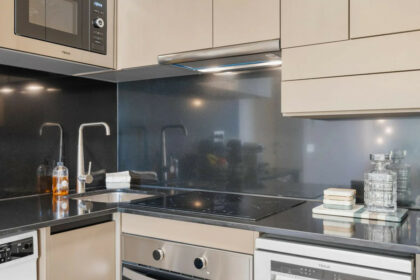 077b44d04a5c3e5d2d0ef129e9597f7a - 14