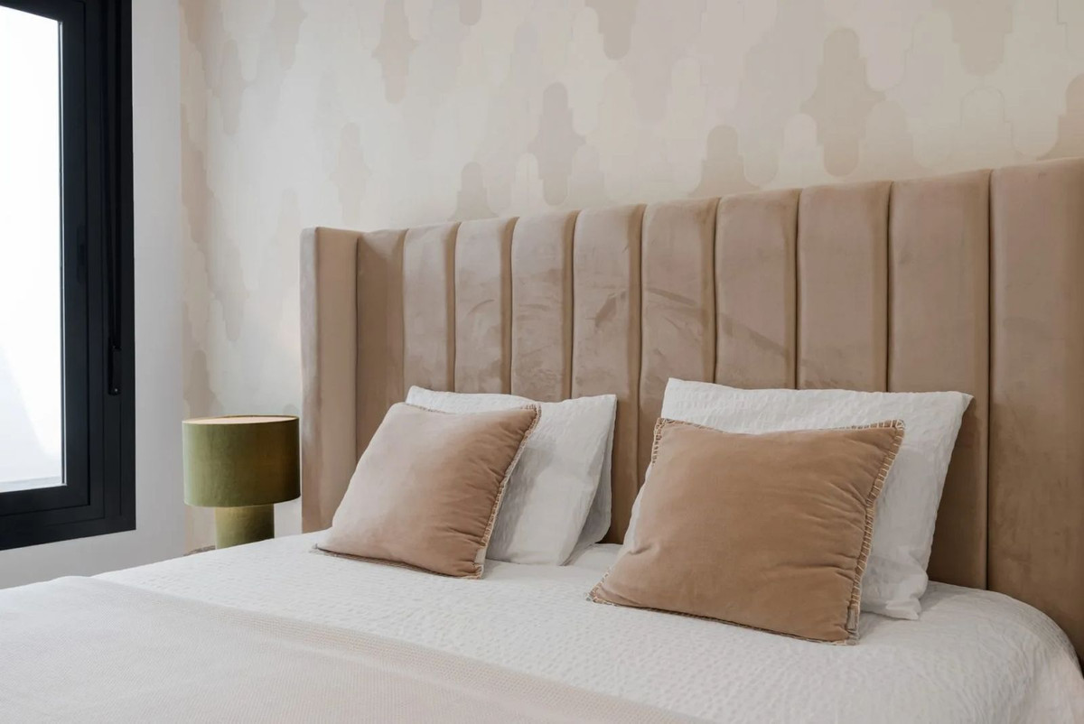 077b44d04a5c3e5d2d0ef129e9597f7a - 6