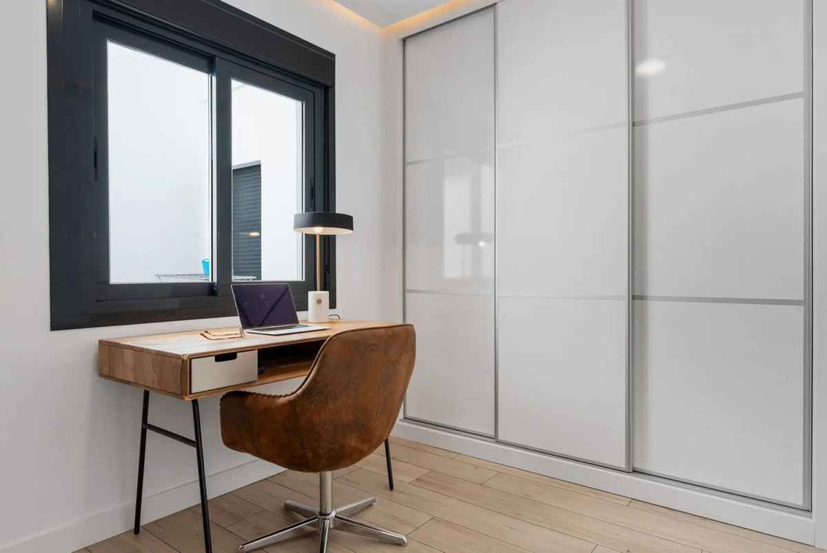 077b44d04a5c3e5d2d0ef129e9597f7a - 8