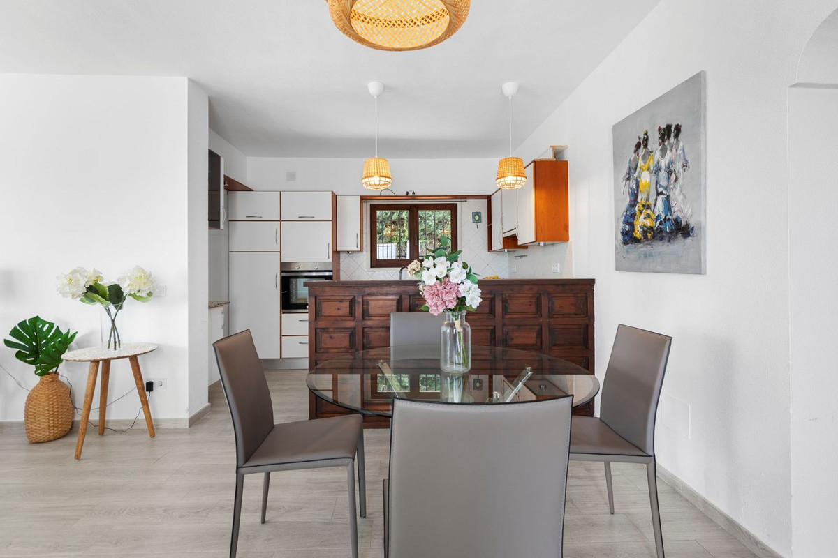 07cc73c077017100cf6dd1a40e663235 - 12