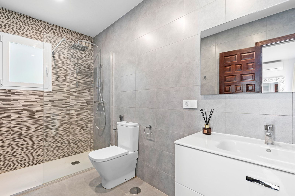 07cc73c077017100cf6dd1a40e663235 - 19