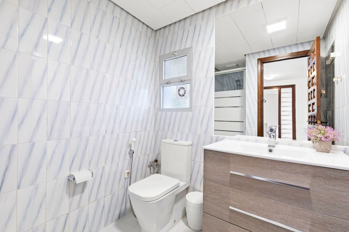 07cc73c077017100cf6dd1a40e663235 - 30