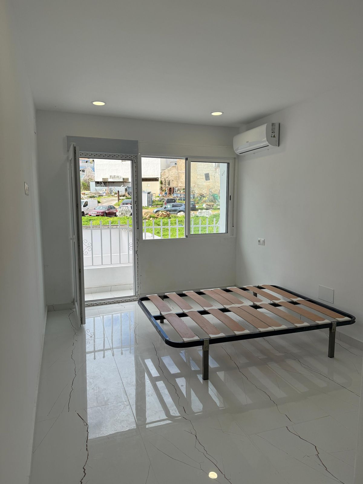 085e4faf90f90a3dc3f9f6efb072eb6e - 13