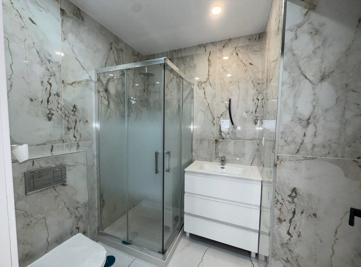 085e4faf90f90a3dc3f9f6efb072eb6e - 17