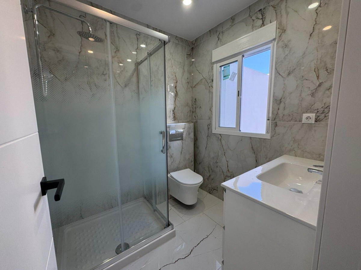 085e4faf90f90a3dc3f9f6efb072eb6e - 18