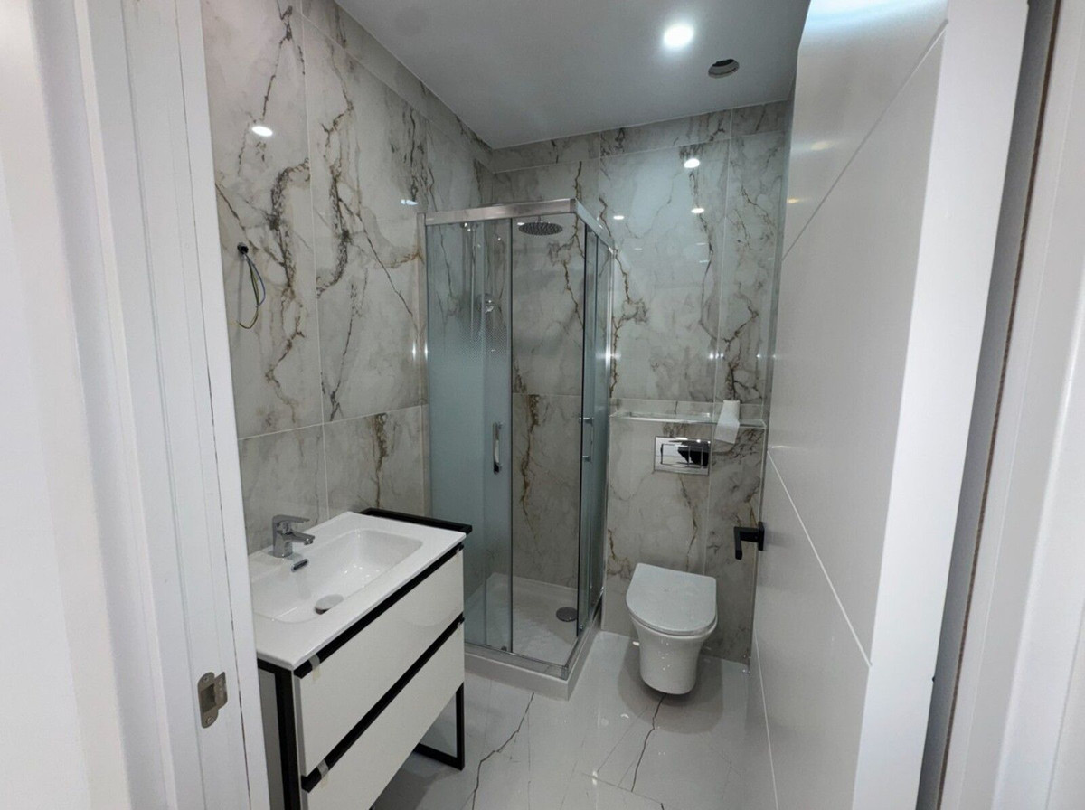 085e4faf90f90a3dc3f9f6efb072eb6e - 20