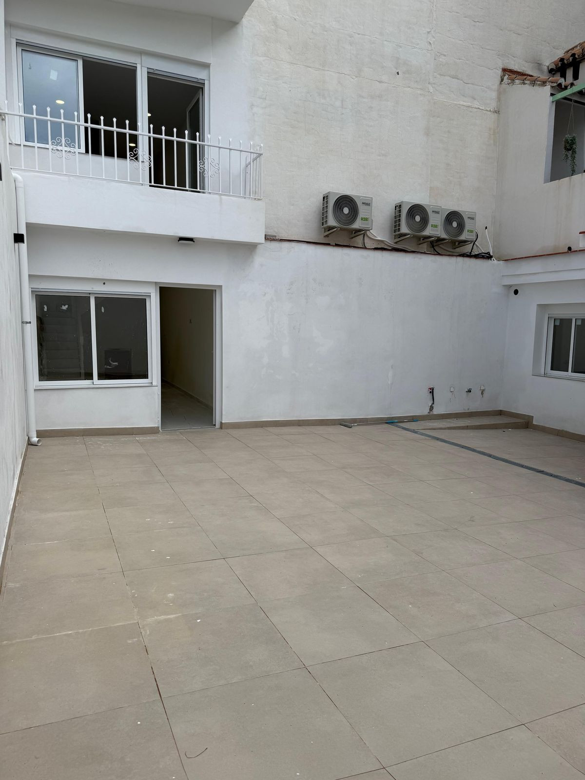 085e4faf90f90a3dc3f9f6efb072eb6e - 23