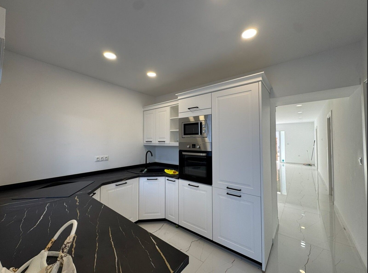 085e4faf90f90a3dc3f9f6efb072eb6e - 4