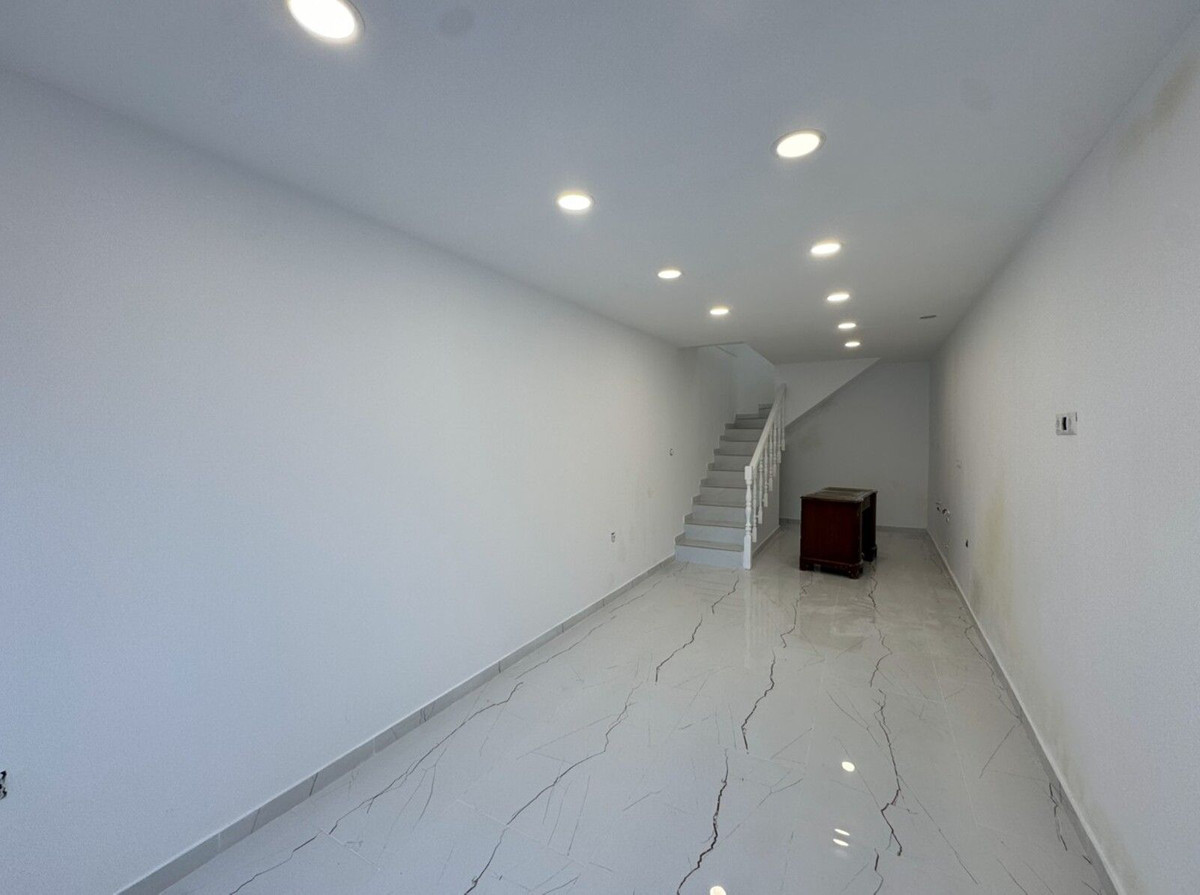 085e4faf90f90a3dc3f9f6efb072eb6e - 7