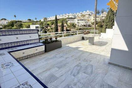 08cd335719a39aa985786bd351a6665f - 12