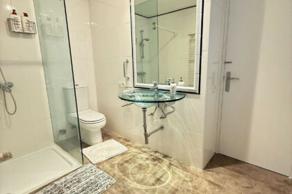 08cd335719a39aa985786bd351a6665f - 15