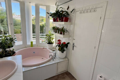 08cd335719a39aa985786bd351a6665f - 23