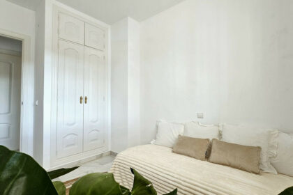 0a42b2f1a24bbe8cf63709fc31bff598 - 12