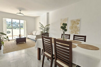 0a42b2f1a24bbe8cf63709fc31bff598 - 17