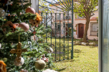 0a5c6041b711c3d69d445ed554eb080e - 25