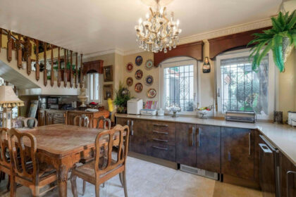 0a5c6041b711c3d69d445ed554eb080e - 27