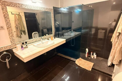 0e156a7c4ac4155d45eda230f6299ce2 - 26