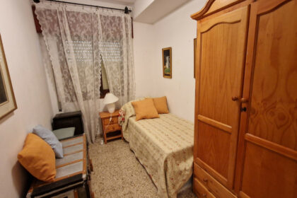 0e1d32db5a9bd22e638a35ae4a74dfc5 - 12