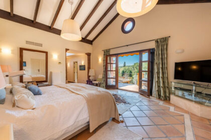 0e451cf37f537f3fee2e1ee43a34d37f - 19