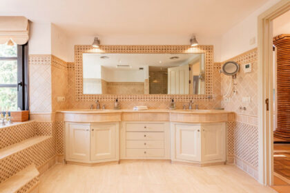 0e451cf37f537f3fee2e1ee43a34d37f - 20