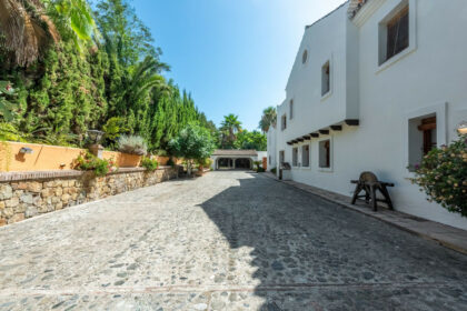 0e451cf37f537f3fee2e1ee43a34d37f - 43