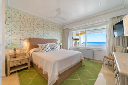 0fe2e78a1b57ee8556f66ca92d93f237 - 18