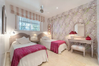 0fe2e78a1b57ee8556f66ca92d93f237 - 26