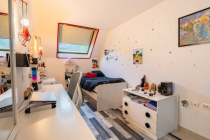 117c1481bcaf7b37d39b6cd19eb45c99 - 25