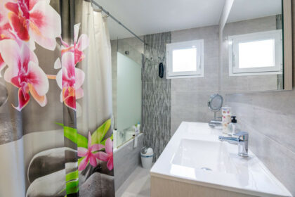 117c1481bcaf7b37d39b6cd19eb45c99 - 32