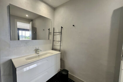 120cecf00a0336297ee425abf0a73f90 - 60