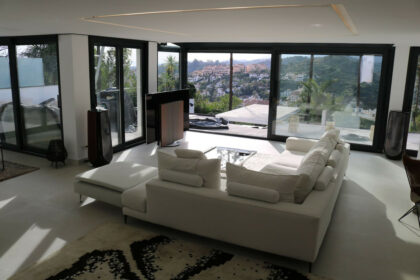 120cecf00a0336297ee425abf0a73f90 - 83